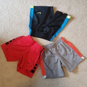 2T 3 pairs of Nike sports shorts